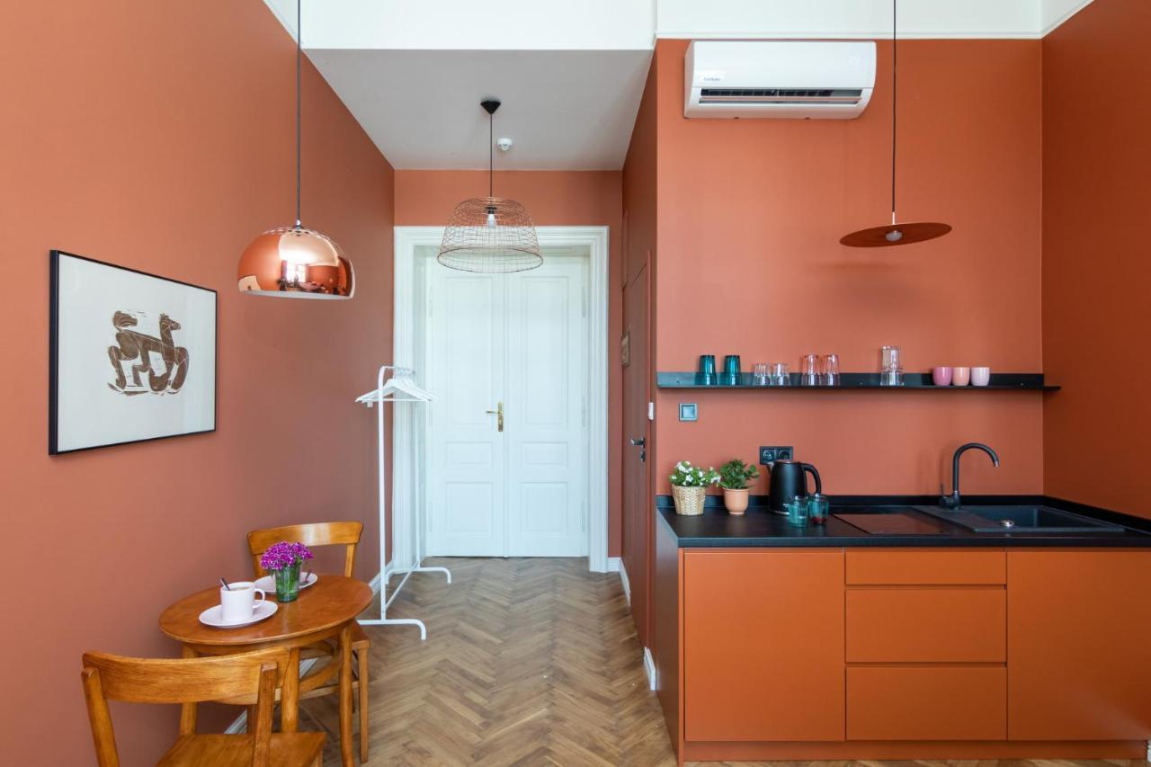 Barbacan Suites - Old Town Apartments - By Upstairs Krakkó Kültér fotó